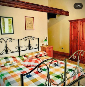 Il Vicolo apartment in the village